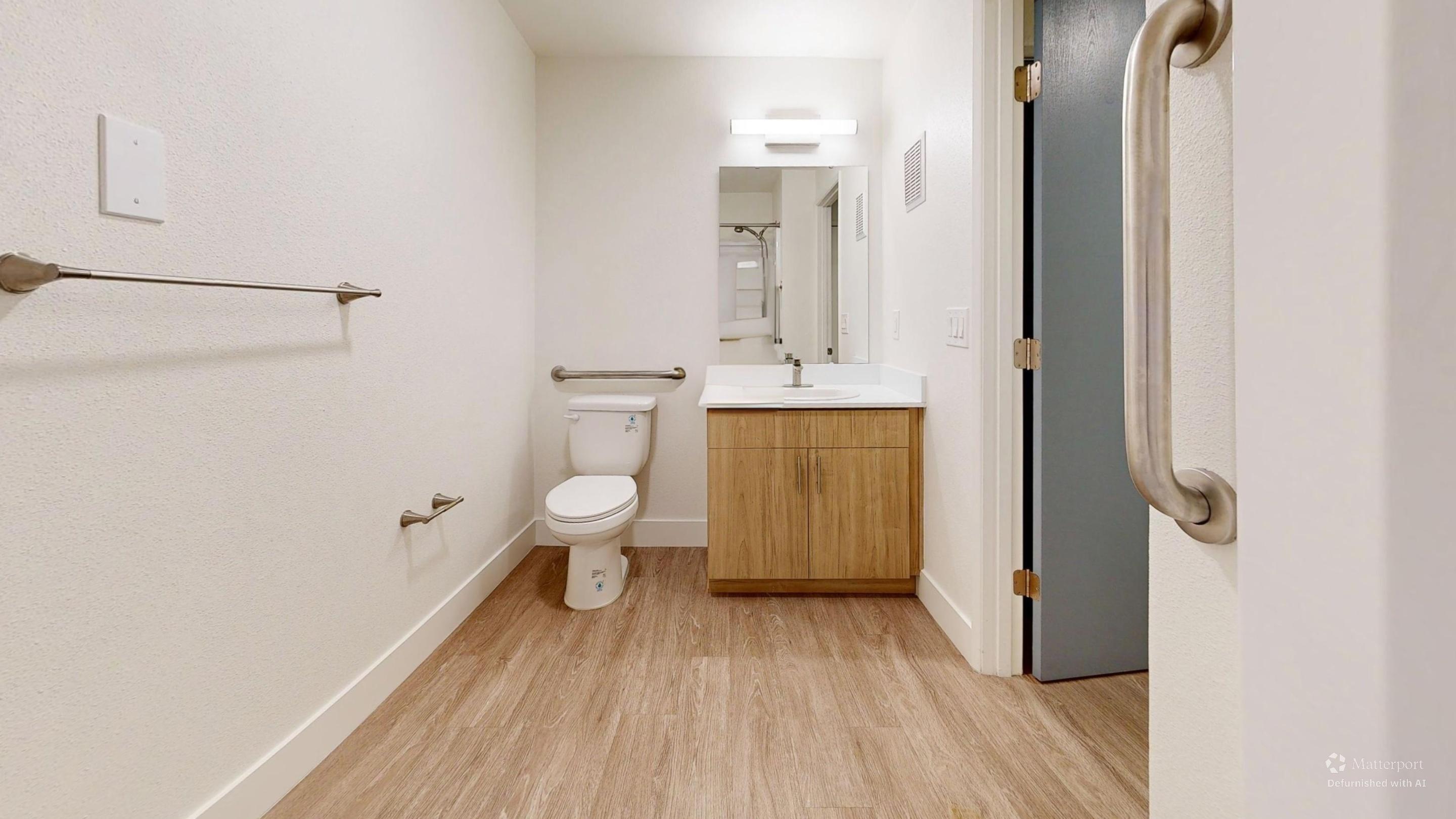 Mission-Commons-1-Bedroom-IL-528-square-feet-Bathroom